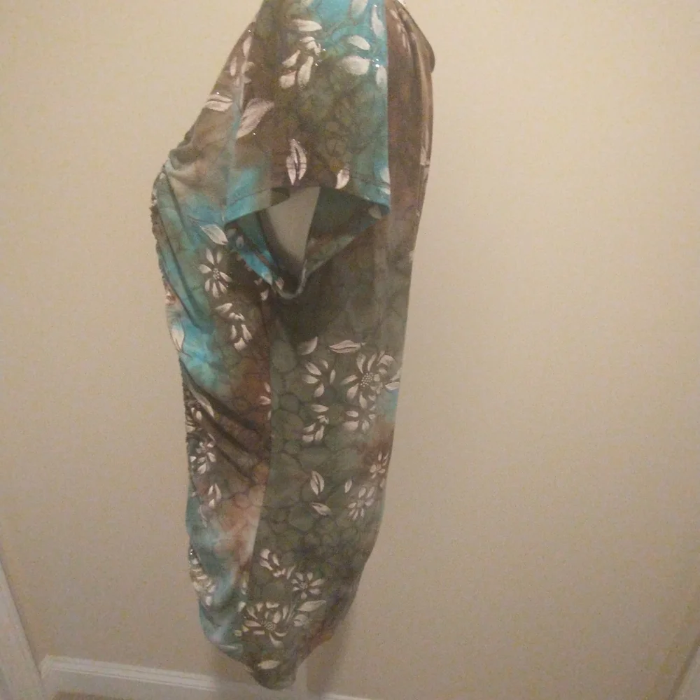 Dressbarn Brown and Blue Floral Ruched Cap Sleeve Blouse - Picture 4 of 9